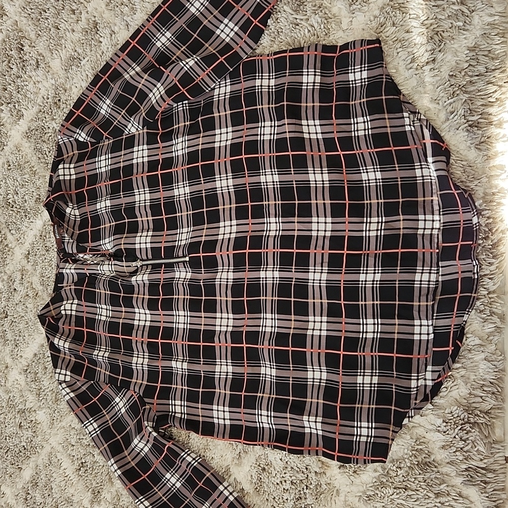 Belissimo blouse size large